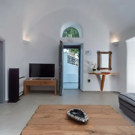 Secret Spot Luxury Villa Fira (Santorini)